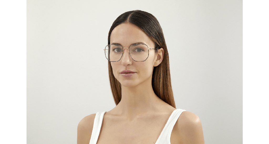 GG0396O-001 - side